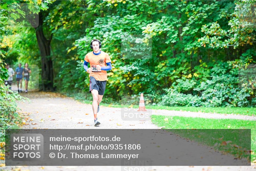 12.10.2025 - Bramfelder Halbmarathon 2025 Dr. Thomas Lammeyer http://msf.ph/oto/9351806 12.10.2025 10:40:45 Laufen 26 meine-sportfotos.de