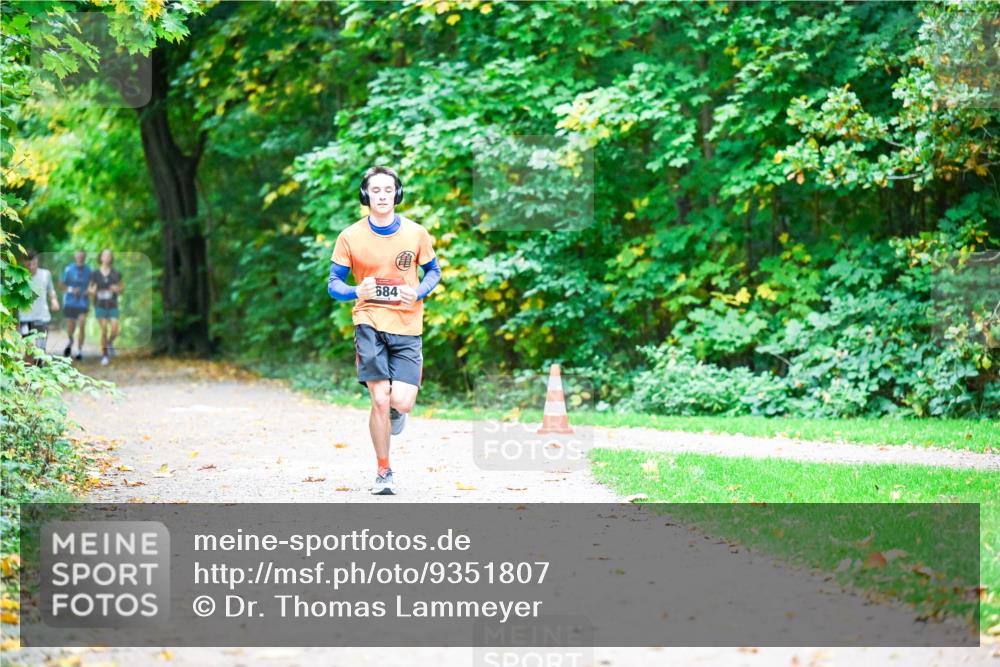 12.10.2025 - Bramfelder Halbmarathon 2025 Dr. Thomas Lammeyer http://msf.ph/oto/9351807 12.10.2025 10:40:45 Laufen 684 meine-sportfotos.de