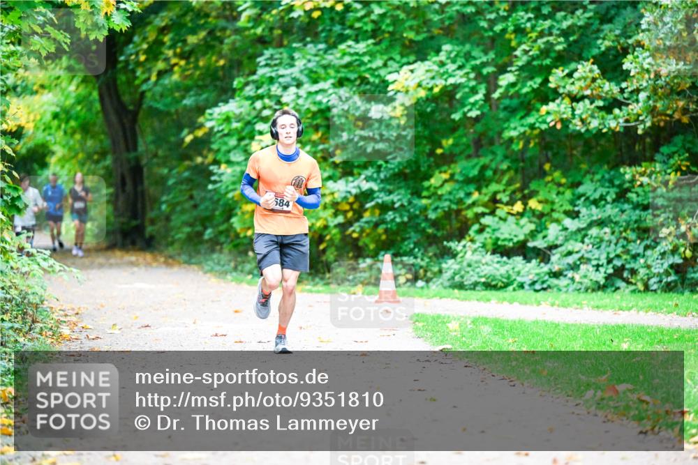 12.10.2025 - Bramfelder Halbmarathon 2025 Dr. Thomas Lammeyer http://msf.ph/oto/9351810 12.10.2025 10:40:46 Laufen 8 meine-sportfotos.de