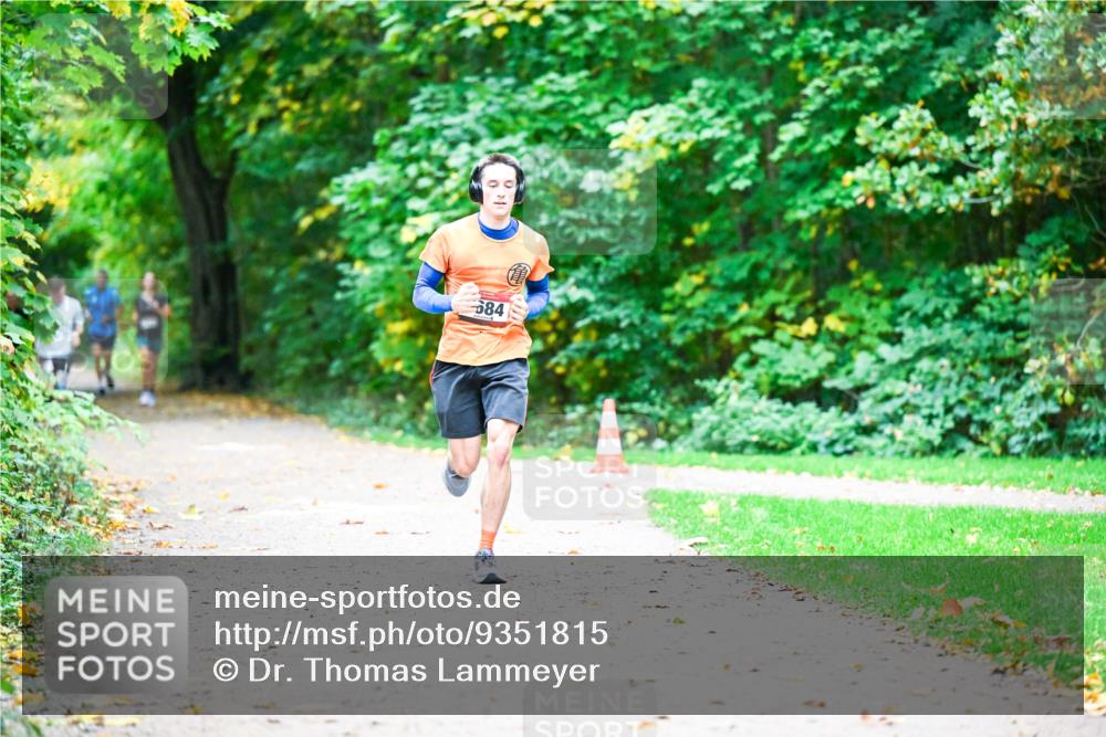 12.10.2025 - Bramfelder Halbmarathon 2025 Dr. Thomas Lammeyer http://msf.ph/oto/9351815 12.10.2025 10:40:47 Laufen 084 meine-sportfotos.de