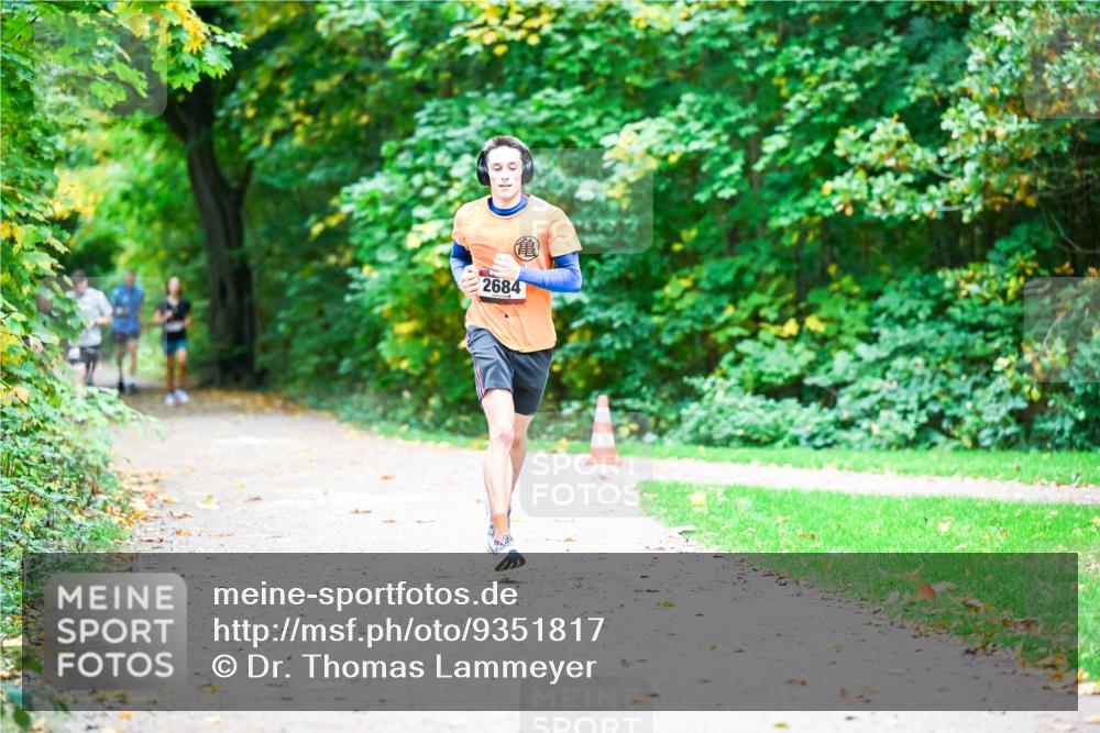 12.10.2025 - Bramfelder Halbmarathon 2025 Dr. Thomas Lammeyer http://msf.ph/oto/9351817 12.10.2025 10:40:47 Laufen 2684 meine-sportfotos.de