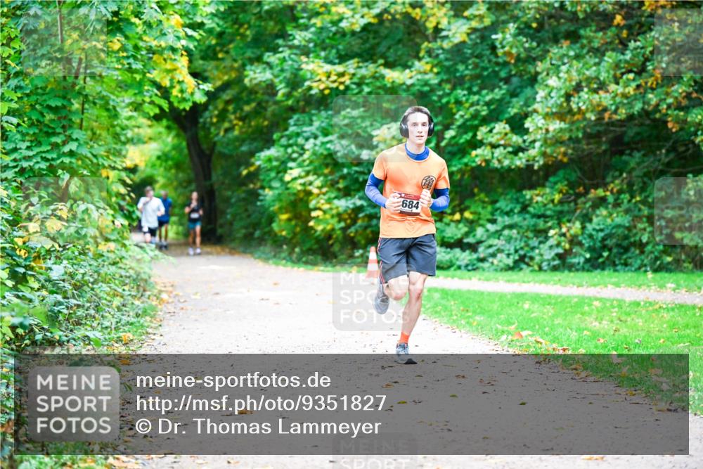 12.10.2025 - Bramfelder Halbmarathon 2025 Dr. Thomas Lammeyer http://msf.ph/oto/9351827 12.10.2025 10:40:48 Laufen 684 meine-sportfotos.de