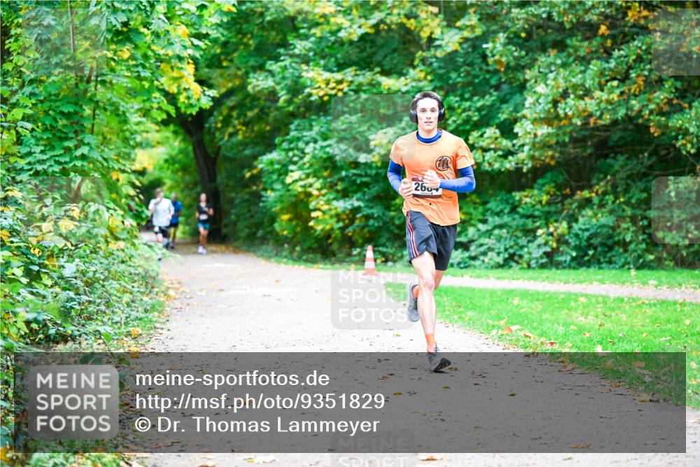 12.10.2025 - Bramfelder Halbmarathon 2025 Dr. Thomas Lammeyer http://msf.ph/oto/9351829 12.10.2025 10:40:48 Laufen 260 meine-sportfotos.de