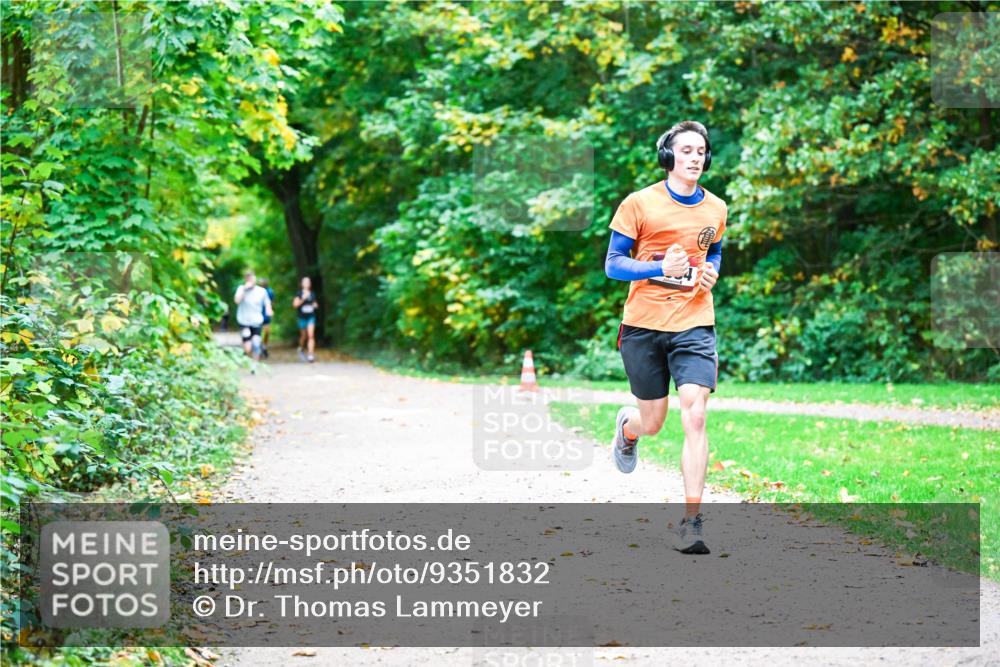 12.10.2025 - Bramfelder Halbmarathon 2025 Dr. Thomas Lammeyer http://msf.ph/oto/9351832 12.10.2025 10:40:49 Laufen  meine-sportfotos.de