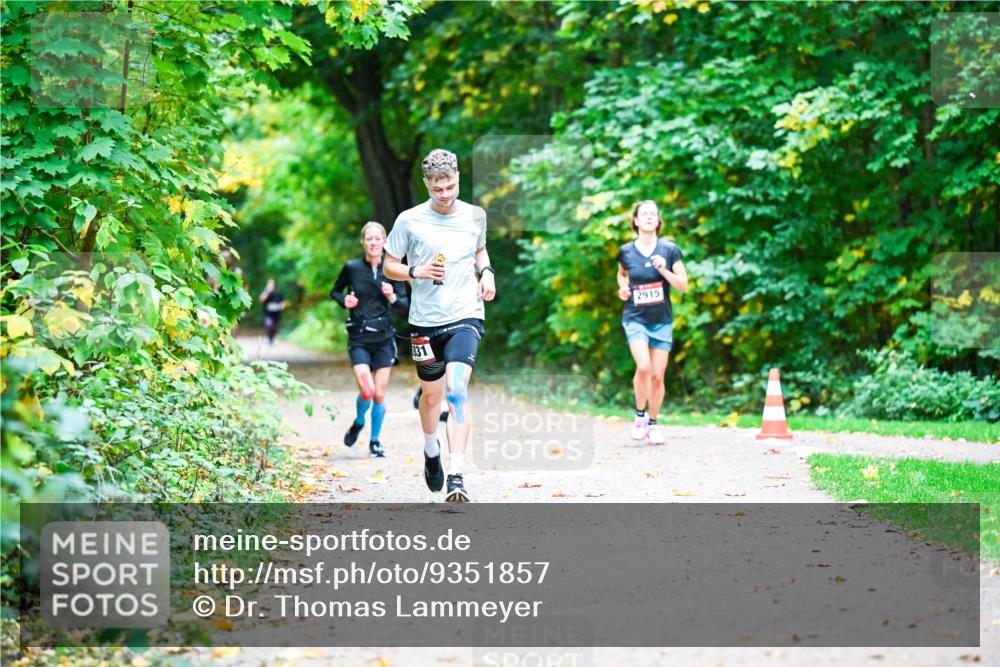 12.10.2025 - Bramfelder Halbmarathon 2025 Dr. Thomas Lammeyer http://msf.ph/oto/9351857 12.10.2025 10:40:55 Laufen 2915 meine-sportfotos.de