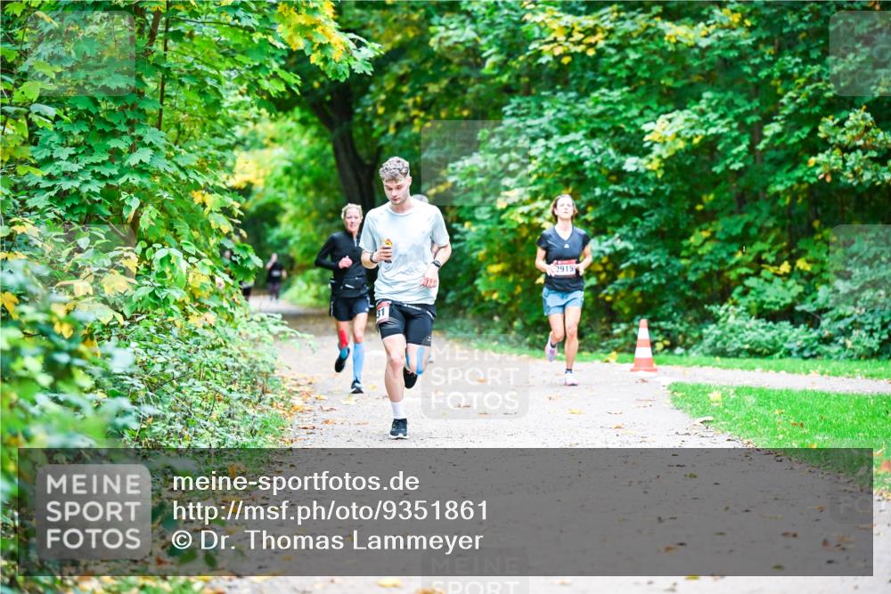 12.10.2025 - Bramfelder Halbmarathon 2025 Dr. Thomas Lammeyer http://msf.ph/oto/9351861 12.10.2025 10:40:55 Laufen 2915 meine-sportfotos.de