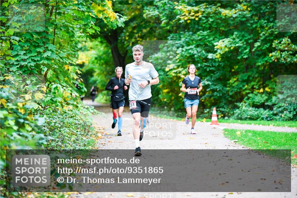 12.10.2025 - Bramfelder Halbmarathon 2025 Dr. Thomas Lammeyer http://msf.ph/oto/9351865 12.10.2025 10:40:56 Laufen 31, 2915 meine-sportfotos.de