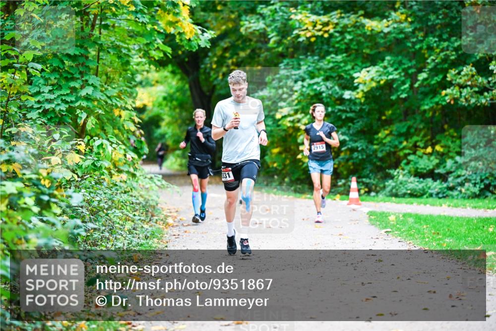 12.10.2025 - Bramfelder Halbmarathon 2025 Dr. Thomas Lammeyer http://msf.ph/oto/9351867 12.10.2025 10:40:56 Laufen 2915 meine-sportfotos.de