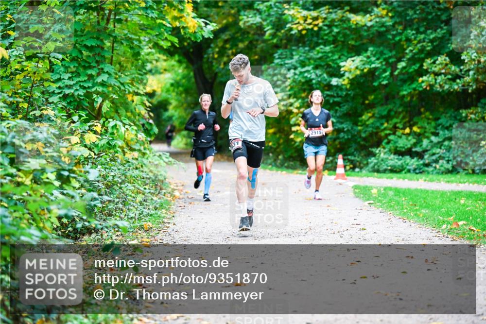 12.10.2025 - Bramfelder Halbmarathon 2025 Dr. Thomas Lammeyer http://msf.ph/oto/9351870 12.10.2025 10:40:57 Laufen 2915 meine-sportfotos.de