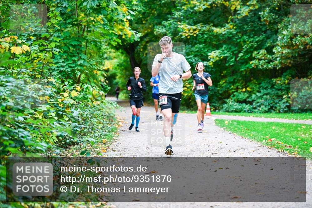 12.10.2025 - Bramfelder Halbmarathon 2025 Dr. Thomas Lammeyer http://msf.ph/oto/9351876 12.10.2025 10:40:57 Laufen 31, 2915 meine-sportfotos.de