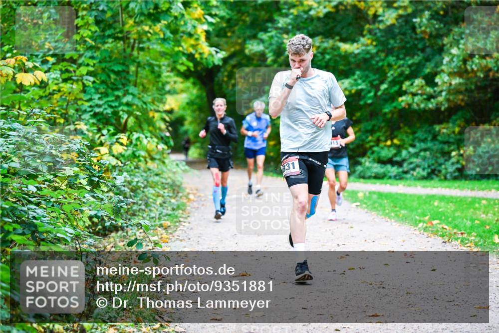 12.10.2025 - Bramfelder Halbmarathon 2025 Dr. Thomas Lammeyer http://msf.ph/oto/9351881 12.10.2025 10:40:58 Laufen 831, 15 meine-sportfotos.de