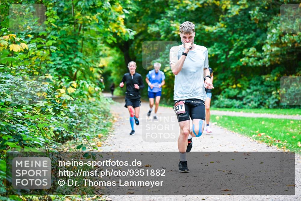 12.10.2025 - Bramfelder Halbmarathon 2025 Dr. Thomas Lammeyer http://msf.ph/oto/9351882 12.10.2025 10:40:58 Laufen 831 meine-sportfotos.de