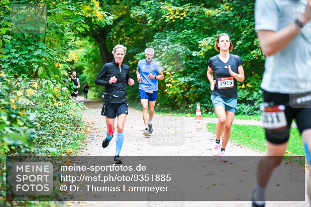12.10.2025 - Bramfelder Halbmarathon 2025 Dr. Thomas Lammeyer http://msf.ph/oto/9351885 12.10.2025 10:40:59 Laufen 2915 meine-sportfotos.de