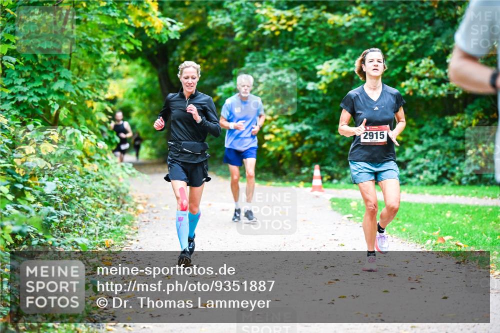 12.10.2025 - Bramfelder Halbmarathon 2025 Dr. Thomas Lammeyer http://msf.ph/oto/9351887 12.10.2025 10:40:59 Laufen 2915 meine-sportfotos.de