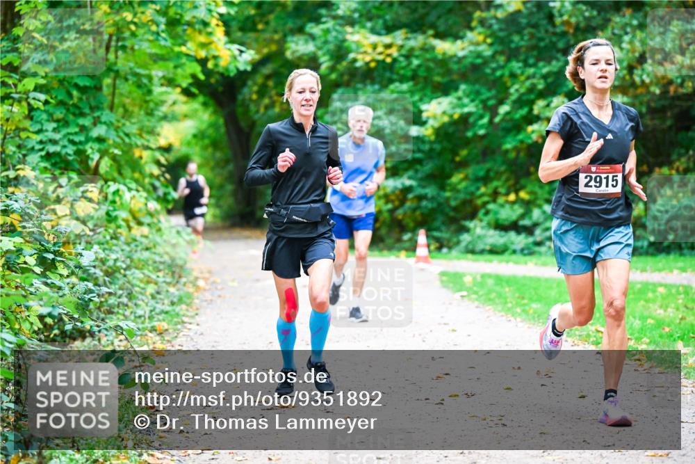 12.10.2025 - Bramfelder Halbmarathon 2025 Dr. Thomas Lammeyer http://msf.ph/oto/9351892 12.10.2025 10:41:00 Laufen 2915 meine-sportfotos.de