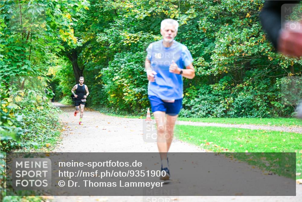 12.10.2025 - Bramfelder Halbmarathon 2025 Dr. Thomas Lammeyer http://msf.ph/oto/9351900 12.10.2025 10:41:03 Laufen  meine-sportfotos.de
