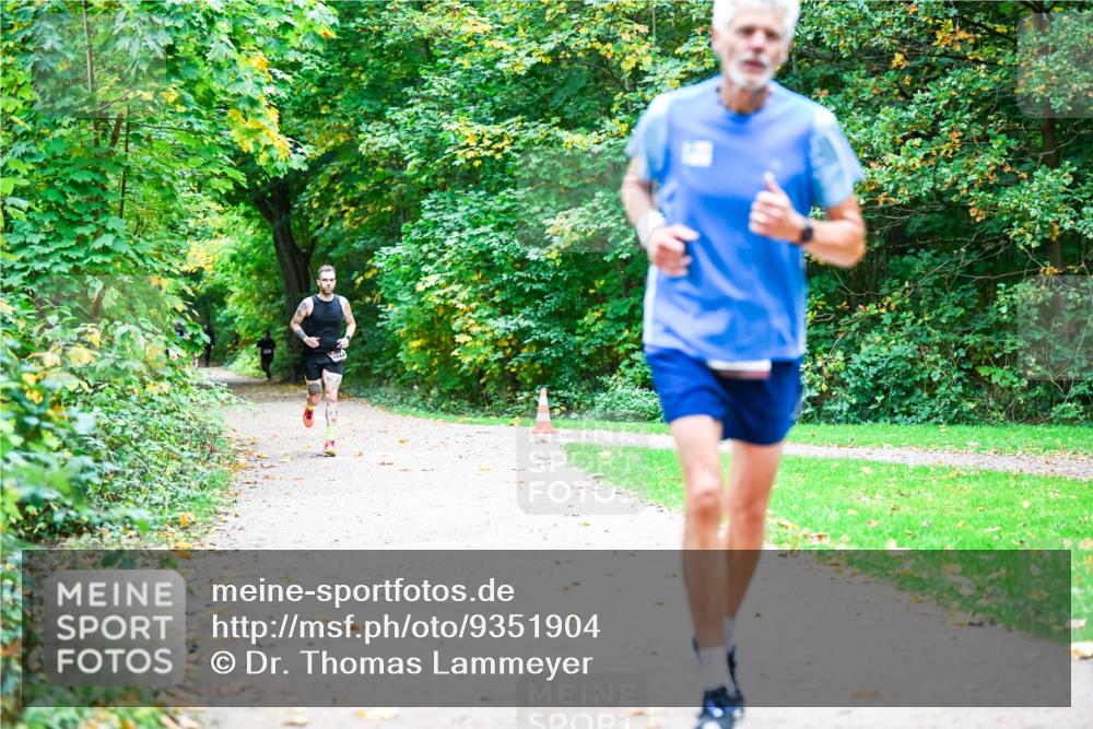 12.10.2025 - Bramfelder Halbmarathon 2025 Dr. Thomas Lammeyer http://msf.ph/oto/9351904 12.10.2025 10:41:03 Laufen  meine-sportfotos.de