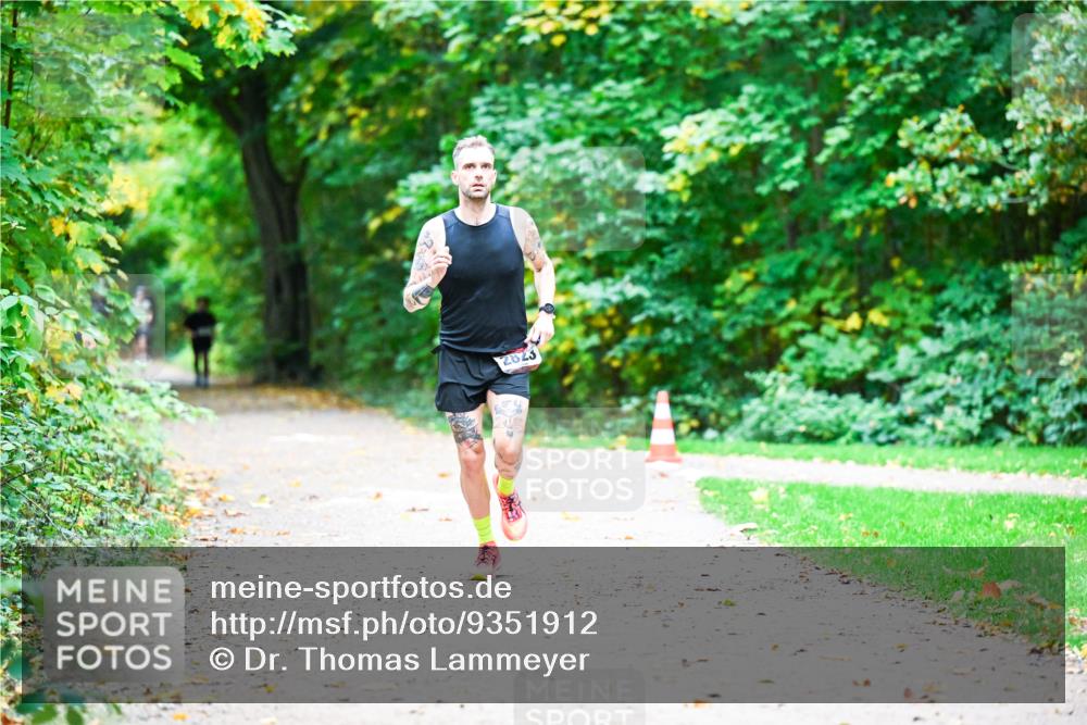 12.10.2025 - Bramfelder Halbmarathon 2025 Dr. Thomas Lammeyer http://msf.ph/oto/9351912 12.10.2025 10:41:06 Laufen 2023 meine-sportfotos.de