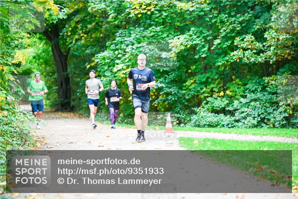 12.10.2025 - Bramfelder Halbmarathon 2025 Dr. Thomas Lammeyer http://msf.ph/oto/9351933 12.10.2025 10:41:22 Laufen 2979, 2942, 2461, 28 meine-sportfotos.de