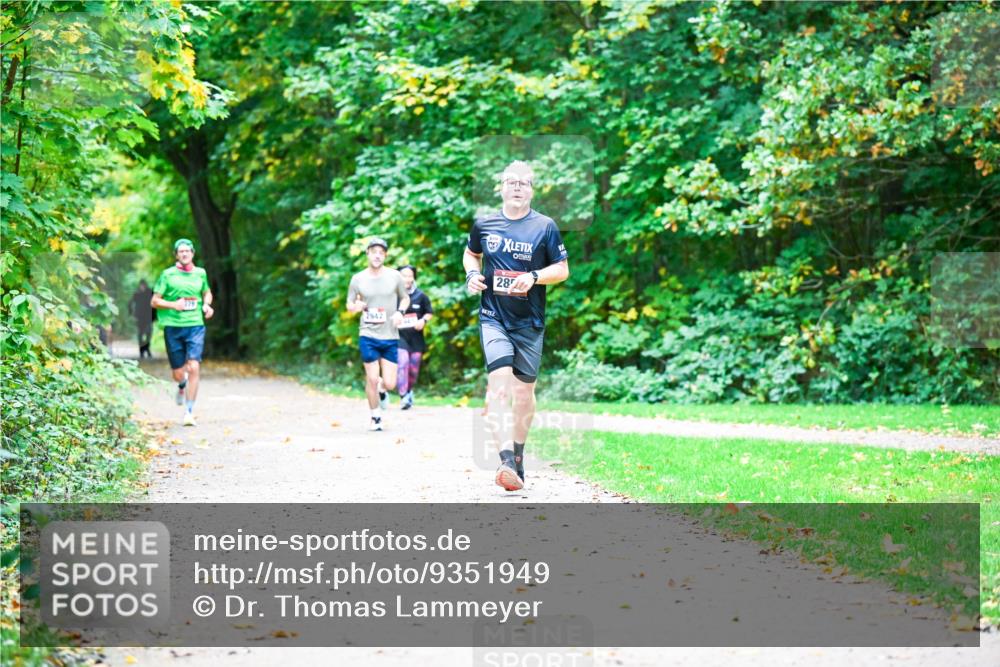 12.10.2025 - Bramfelder Halbmarathon 2025 Dr. Thomas Lammeyer http://msf.ph/oto/9351949 12.10.2025 10:41:24 Laufen 2942, 28 meine-sportfotos.de