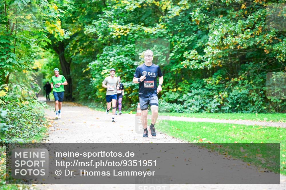 12.10.2025 - Bramfelder Halbmarathon 2025 Dr. Thomas Lammeyer http://msf.ph/oto/9351951 12.10.2025 10:41:24 Laufen 2942, 2858 meine-sportfotos.de