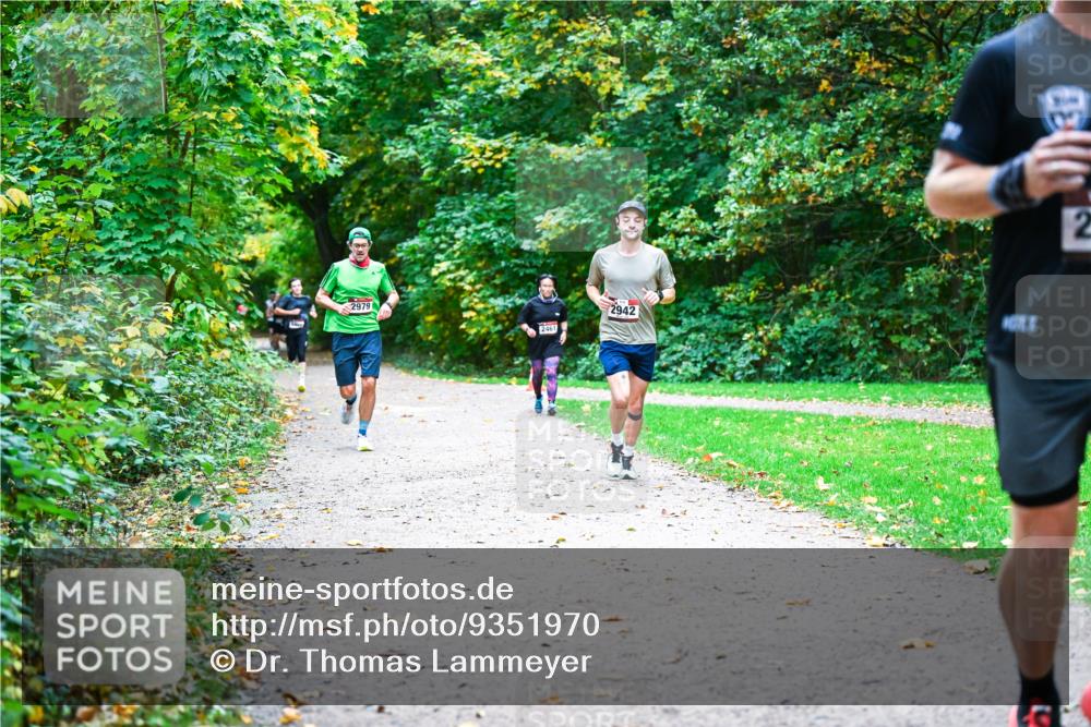 12.10.2025 - Bramfelder Halbmarathon 2025 Dr. Thomas Lammeyer http://msf.ph/oto/9351970 12.10.2025 10:41:28 Laufen 2979, 2461, 2942, 2 meine-sportfotos.de