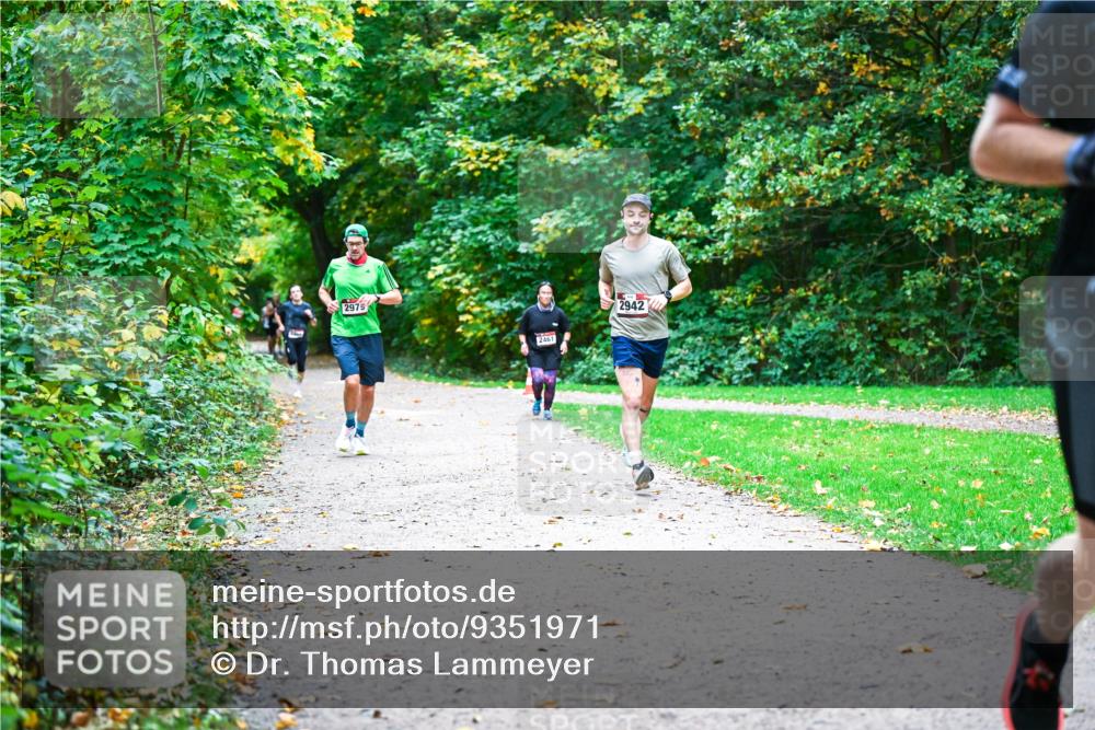 12.10.2025 - Bramfelder Halbmarathon 2025 Dr. Thomas Lammeyer http://msf.ph/oto/9351971 12.10.2025 10:41:28 Laufen 2975, 2461, 2942 meine-sportfotos.de