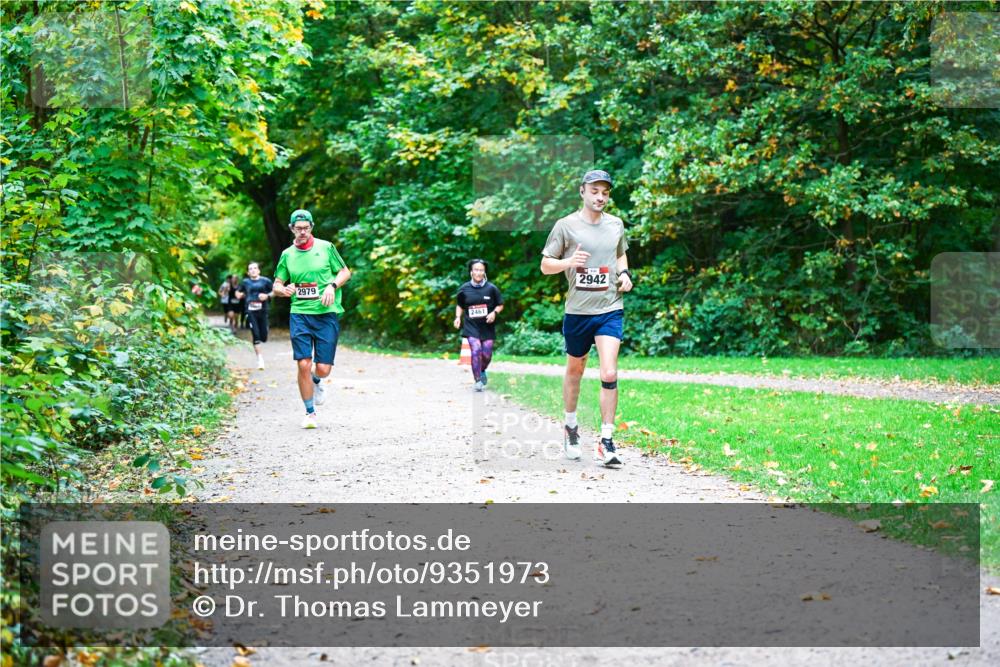 12.10.2025 - Bramfelder Halbmarathon 2025 Dr. Thomas Lammeyer http://msf.ph/oto/9351973 12.10.2025 10:41:28 Laufen 2942, 2979 meine-sportfotos.de