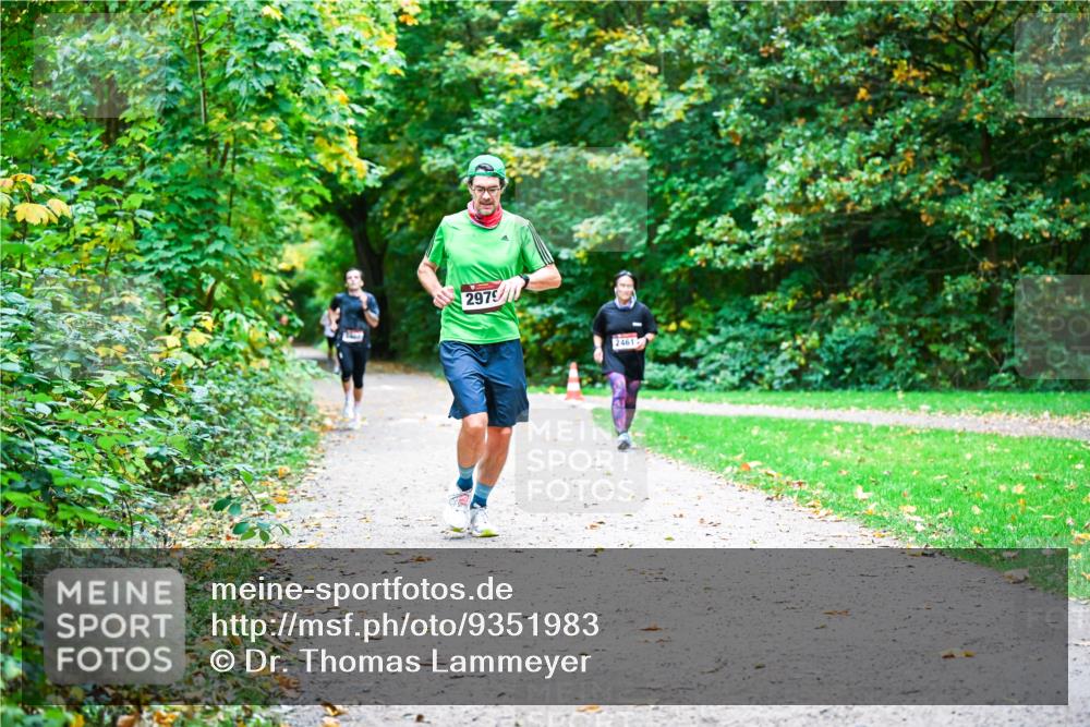 12.10.2025 - Bramfelder Halbmarathon 2025 Dr. Thomas Lammeyer http://msf.ph/oto/9351983 12.10.2025 10:41:30 Laufen 2979, 2461 meine-sportfotos.de