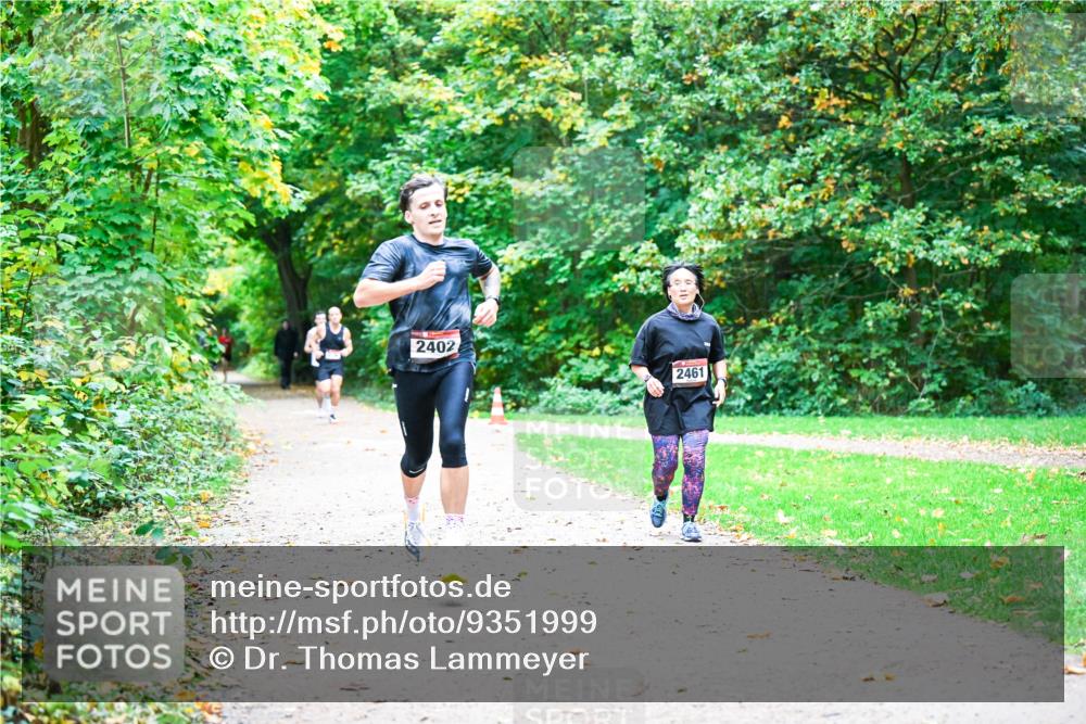 12.10.2025 - Bramfelder Halbmarathon 2025 Dr. Thomas Lammeyer http://msf.ph/oto/9351999 12.10.2025 10:41:33 Laufen 2402, 2461 meine-sportfotos.de