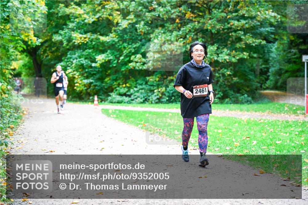12.10.2025 - Bramfelder Halbmarathon 2025 Dr. Thomas Lammeyer http://msf.ph/oto/9352005 12.10.2025 10:41:35 Laufen 2461 meine-sportfotos.de