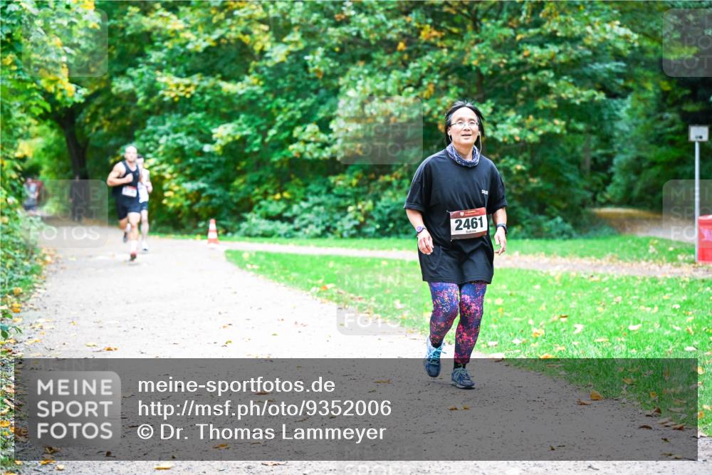 12.10.2025 - Bramfelder Halbmarathon 2025 Dr. Thomas Lammeyer http://msf.ph/oto/9352006 12.10.2025 10:41:35 Laufen 2461 meine-sportfotos.de