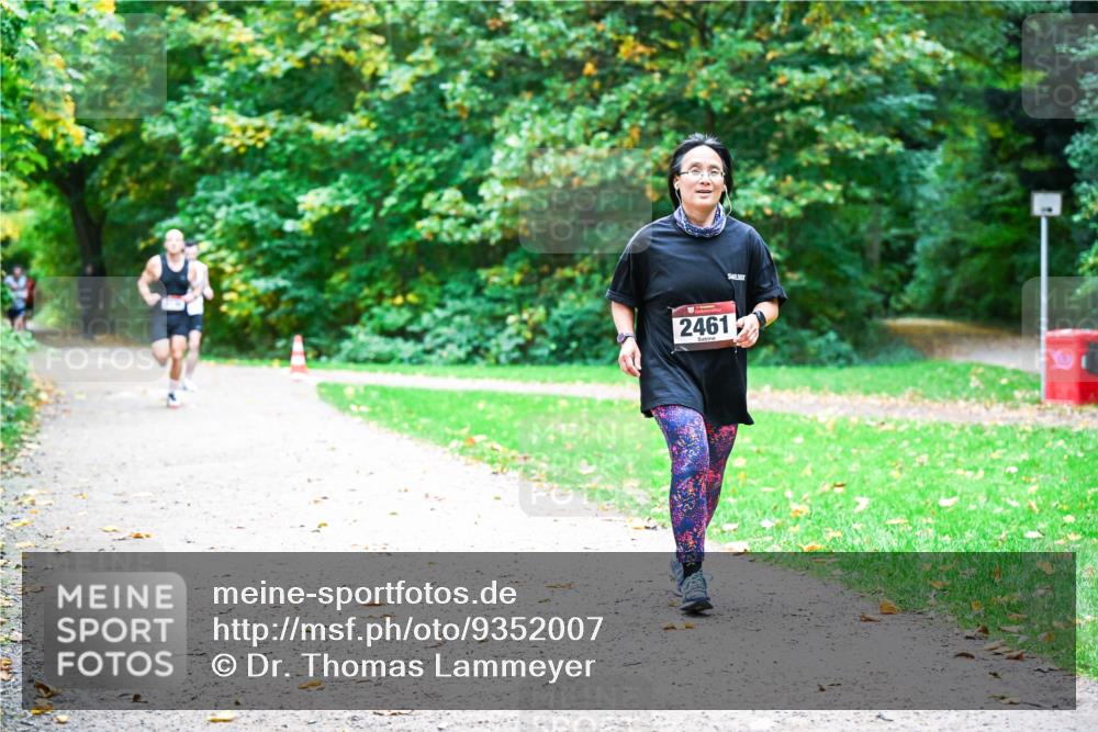 12.10.2025 - Bramfelder Halbmarathon 2025 Dr. Thomas Lammeyer http://msf.ph/oto/9352007 12.10.2025 10:41:35 Laufen 2461 meine-sportfotos.de
