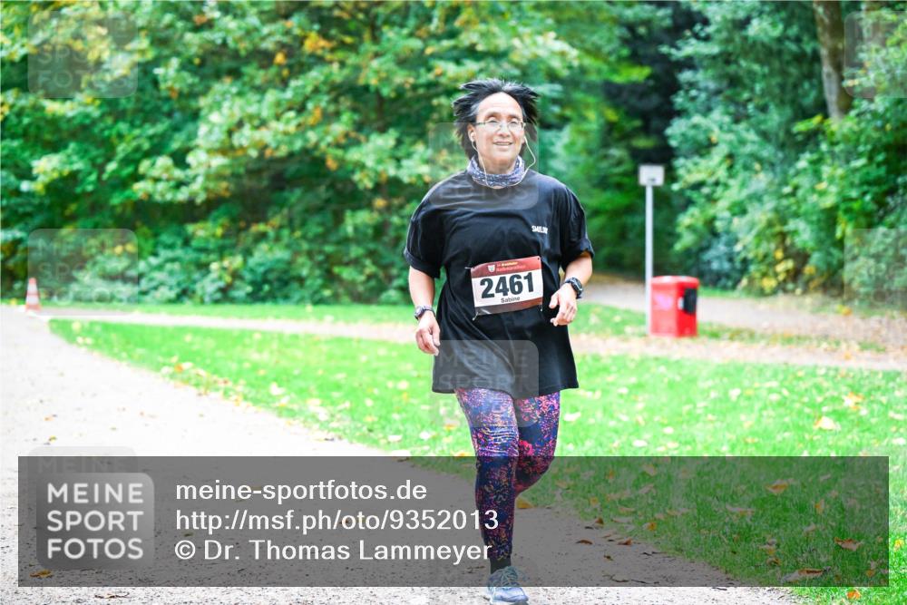 12.10.2025 - Bramfelder Halbmarathon 2025 Dr. Thomas Lammeyer http://msf.ph/oto/9352013 12.10.2025 10:41:36 Laufen 2461 meine-sportfotos.de
