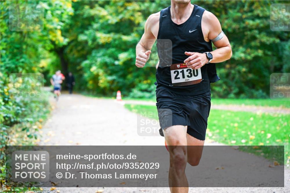 12.10.2025 - Bramfelder Halbmarathon 2025 Dr. Thomas Lammeyer http://msf.ph/oto/9352029 12.10.2025 10:41:39 Laufen 234, 2130 meine-sportfotos.de