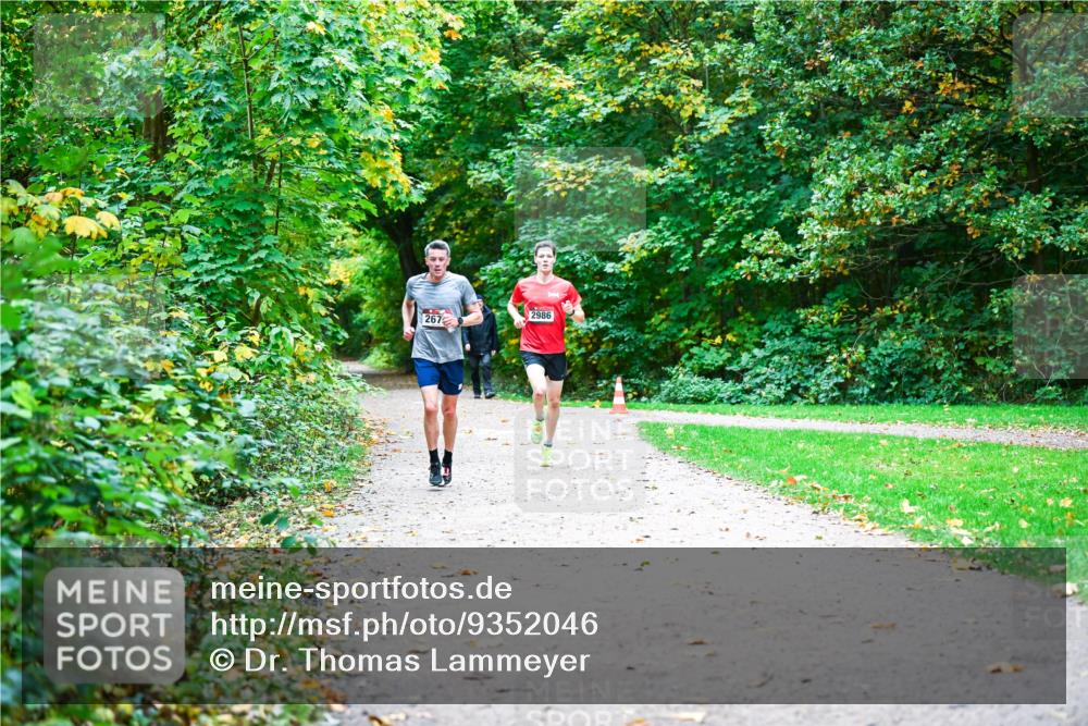 12.10.2025 - Bramfelder Halbmarathon 2025 Dr. Thomas Lammeyer http://msf.ph/oto/9352046 12.10.2025 10:41:45 Laufen 267, 2986 meine-sportfotos.de