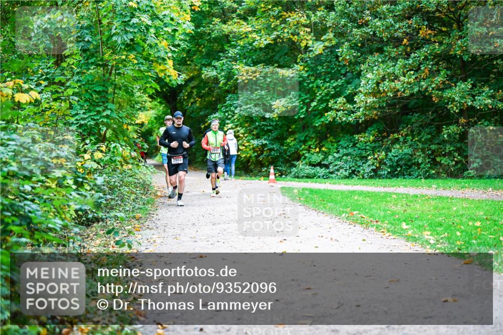 12.10.2025 - Bramfelder Halbmarathon 2025 Dr. Thomas Lammeyer http://msf.ph/oto/9352096 12.10.2025 10:42:13 Laufen 2903 meine-sportfotos.de