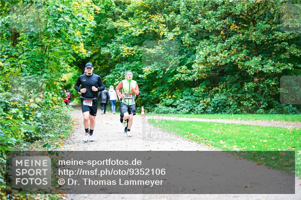 12.10.2025 - Bramfelder Halbmarathon 2025 Dr. Thomas Lammeyer http://msf.ph/oto/9352106 12.10.2025 10:42:14 Laufen 2903, 2010 meine-sportfotos.de