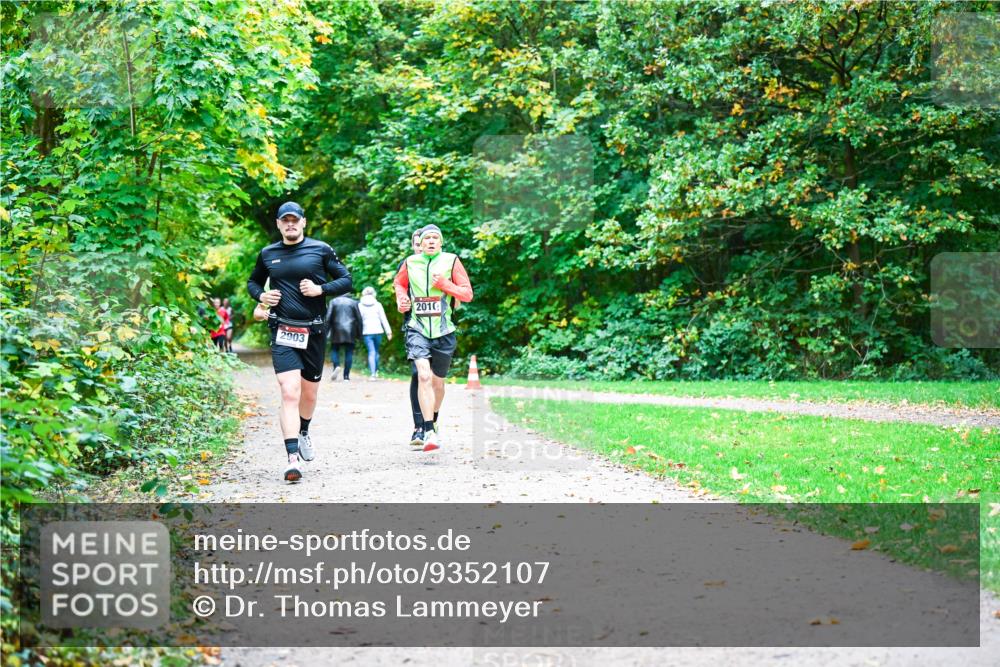12.10.2025 - Bramfelder Halbmarathon 2025 Dr. Thomas Lammeyer http://msf.ph/oto/9352107 12.10.2025 10:42:15 Laufen 2903, 2010 meine-sportfotos.de