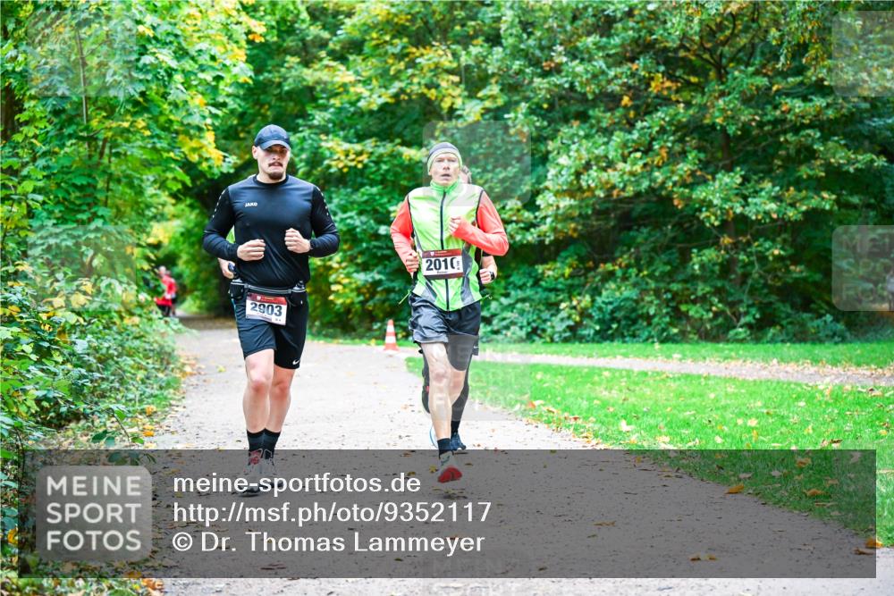 12.10.2025 - Bramfelder Halbmarathon 2025 Dr. Thomas Lammeyer http://msf.ph/oto/9352117 12.10.2025 10:42:16 Laufen 2903, 2010 meine-sportfotos.de