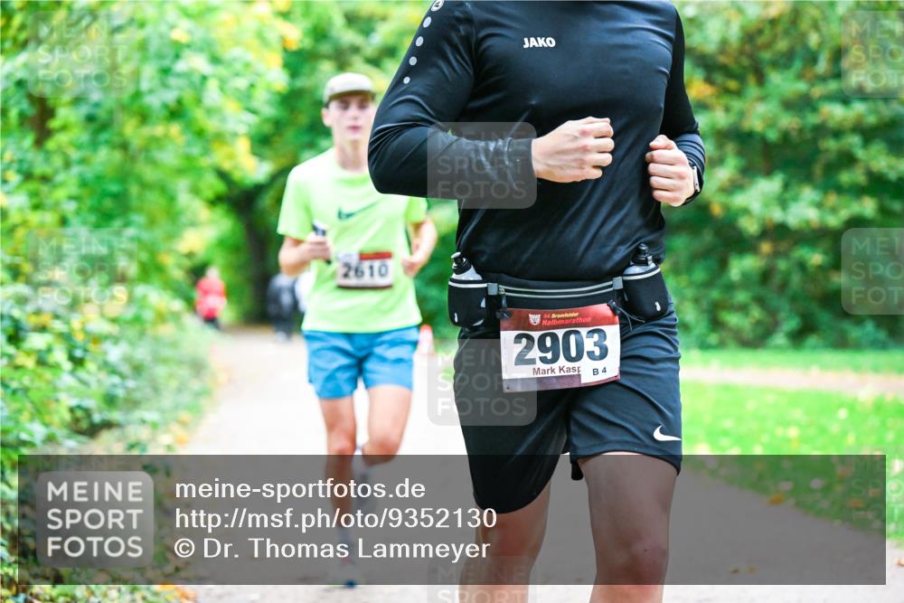 12.10.2025 - Bramfelder Halbmarathon 2025 Dr. Thomas Lammeyer http://msf.ph/oto/9352130 12.10.2025 10:42:18 Laufen 2610, 34, 2903, 4 meine-sportfotos.de
