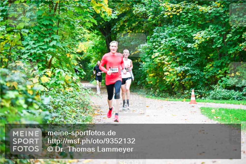 12.10.2025 - Bramfelder Halbmarathon 2025 Dr. Thomas Lammeyer http://msf.ph/oto/9352132 12.10.2025 10:42:23 Laufen 2122, 2605, 20 meine-sportfotos.de