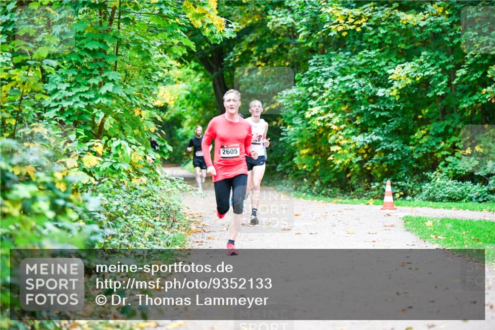 12.10.2025 - Bramfelder Halbmarathon 2025 Dr. Thomas Lammeyer http://msf.ph/oto/9352133 12.10.2025 10:42:23 Laufen 2605, 20 meine-sportfotos.de