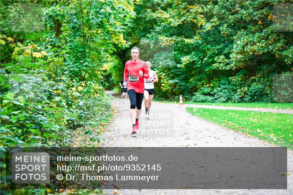 12.10.2025 - Bramfelder Halbmarathon 2025 Dr. Thomas Lammeyer http://msf.ph/oto/9352145 12.10.2025 10:42:25 Laufen 2605 meine-sportfotos.de