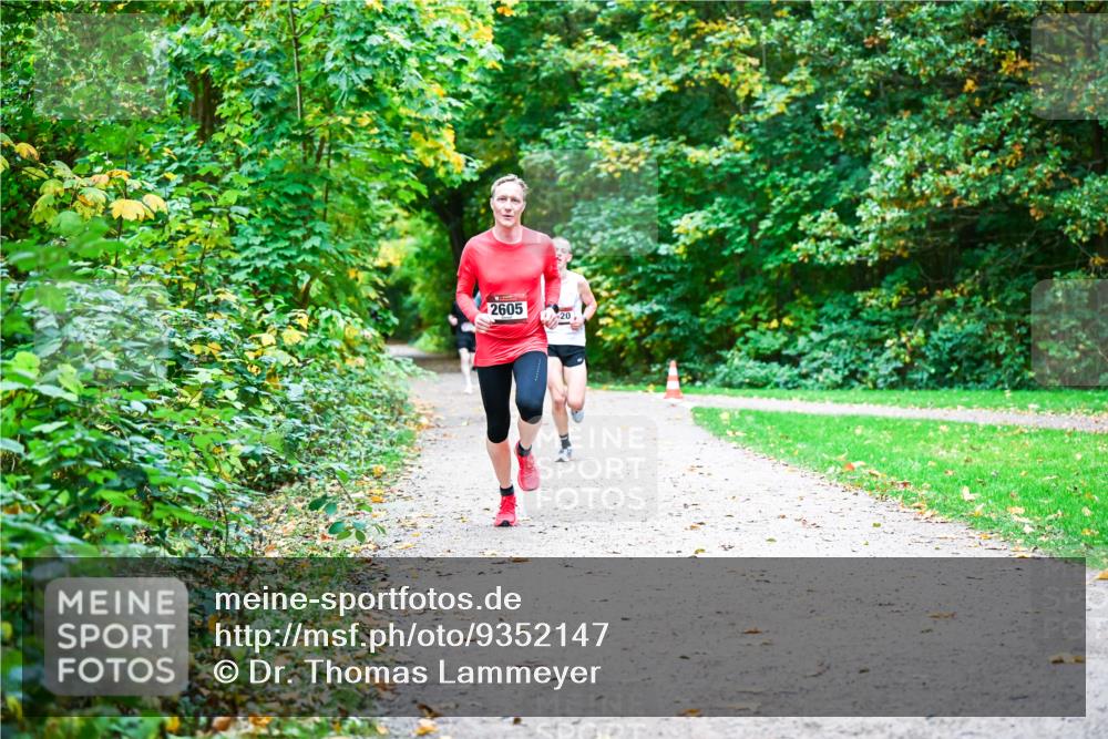 12.10.2025 - Bramfelder Halbmarathon 2025 Dr. Thomas Lammeyer http://msf.ph/oto/9352147 12.10.2025 10:42:25 Laufen 2605, 20 meine-sportfotos.de