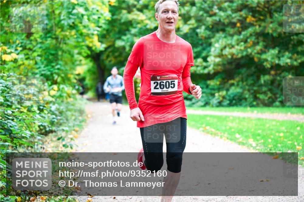 12.10.2025 - Bramfelder Halbmarathon 2025 Dr. Thomas Lammeyer http://msf.ph/oto/9352160 12.10.2025 10:42:27 Laufen 34, 2605 meine-sportfotos.de