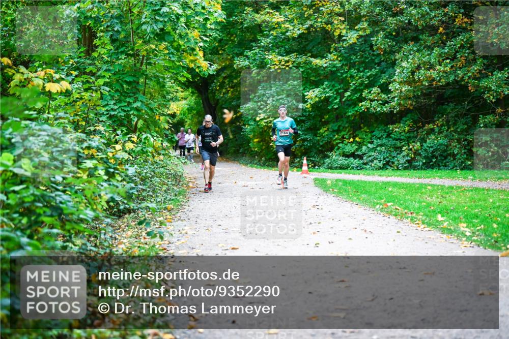 12.10.2025 - Bramfelder Halbmarathon 2025 Dr. Thomas Lammeyer http://msf.ph/oto/9352290 12.10.2025 10:43:04 Laufen 2164 meine-sportfotos.de