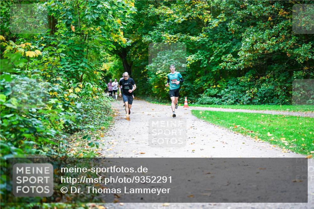 12.10.2025 - Bramfelder Halbmarathon 2025 Dr. Thomas Lammeyer http://msf.ph/oto/9352291 12.10.2025 10:43:05 Laufen 2164 meine-sportfotos.de