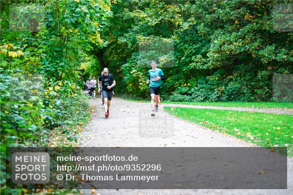 12.10.2025 - Bramfelder Halbmarathon 2025 Dr. Thomas Lammeyer http://msf.ph/oto/9352296 12.10.2025 10:43:05 Laufen 2164 meine-sportfotos.de