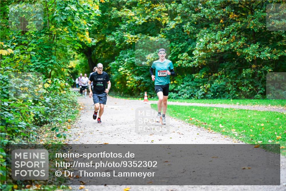 12.10.2025 - Bramfelder Halbmarathon 2025 Dr. Thomas Lammeyer http://msf.ph/oto/9352302 12.10.2025 10:43:07 Laufen 2164 meine-sportfotos.de